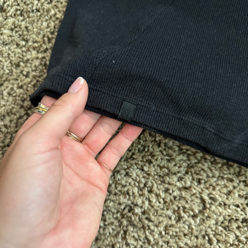 lululemon athletica Black Short Sleeve Tee - Picture 3 of 4